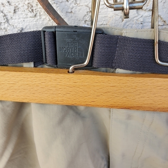The North Face Belted Cargo Sz. XXL Shorts - Picture 3 of 11